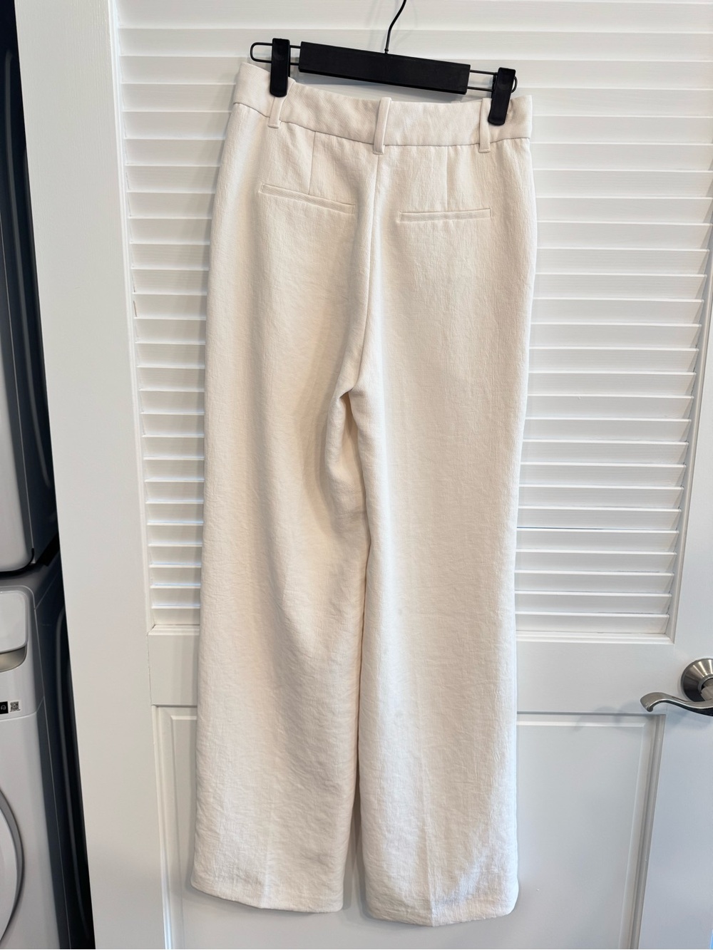 Aritzia Effortless Pant - Crepette Light Birtch - Picture 4 of 7